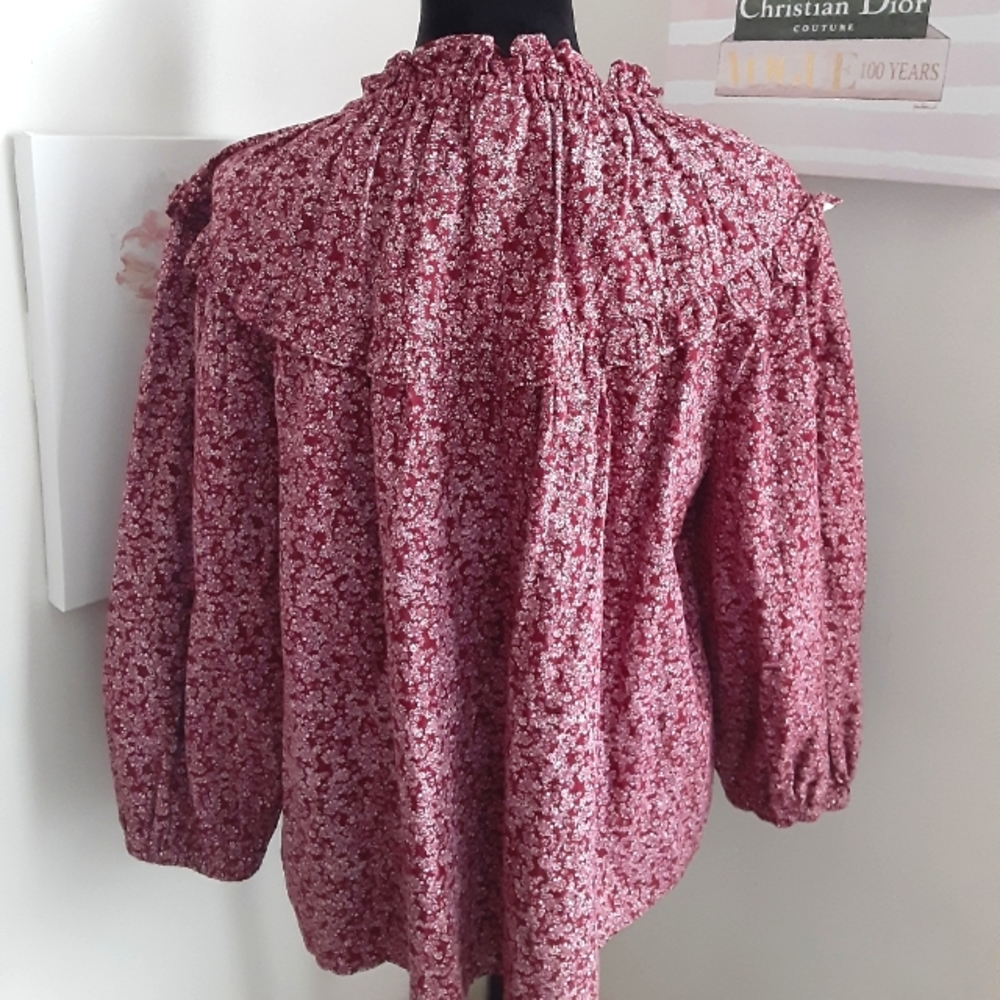 Universal Thread Pullover Top - Picture 2 of 3